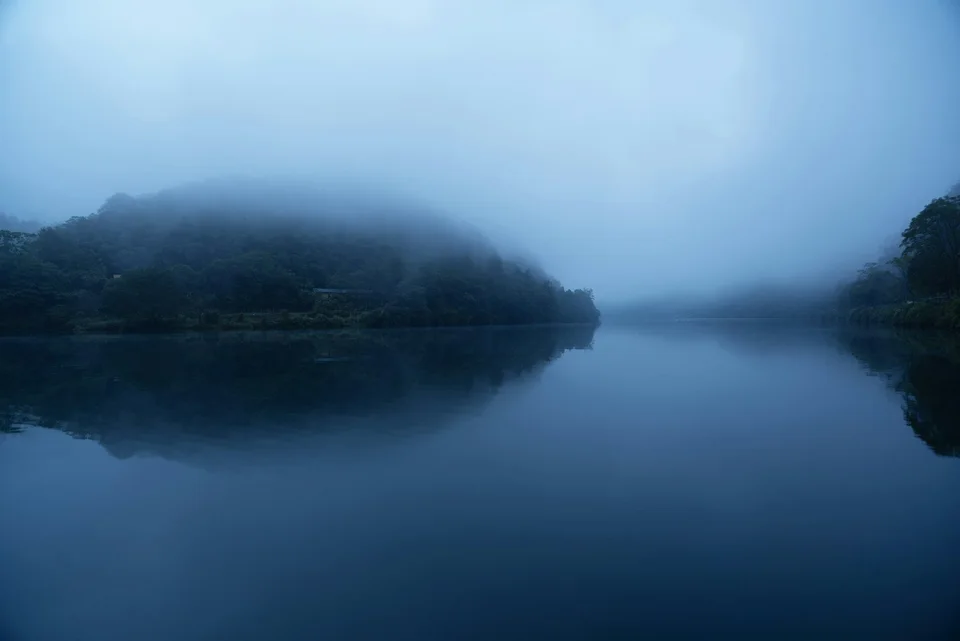 把时间留在湖边，摄影：Jon Geng